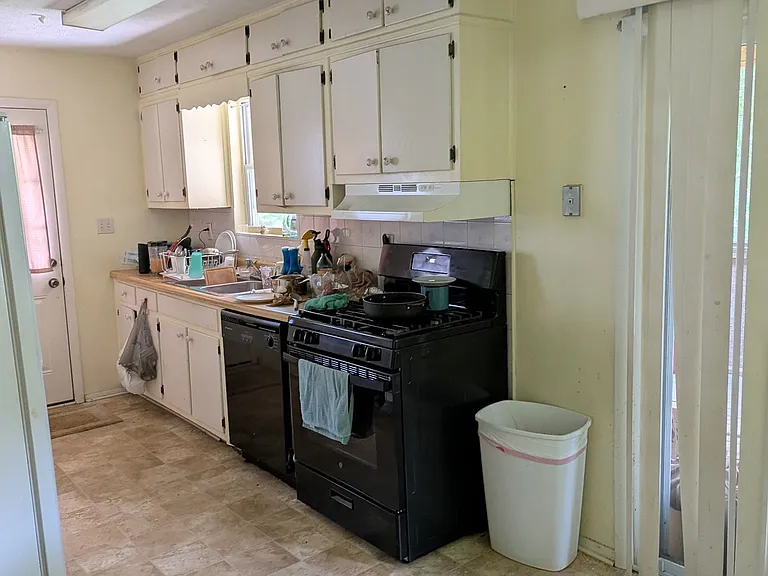 1031 Rock Springs Rd — Photo 7