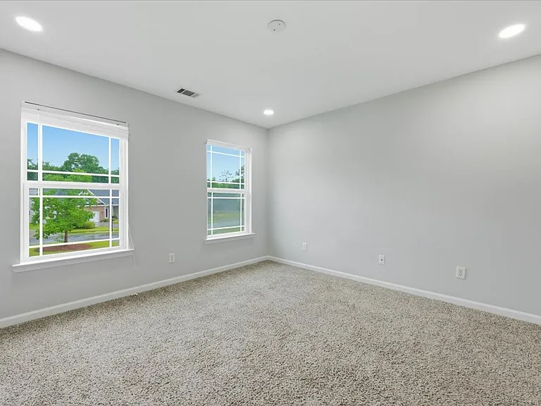 8 Woods Way — Photo 2