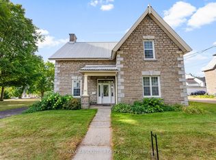 24 Ottawa St, Arnprior, ON K7S 1W8