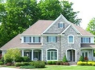 340 Spyglass Dr, Akron, OH