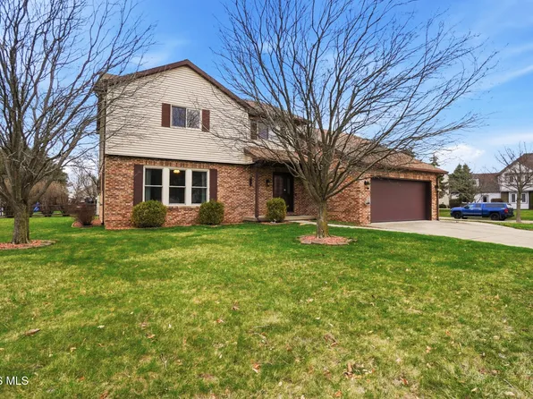 621 Cedar Ln, Bowling Green, OH 43402