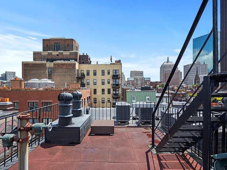 101 Beacon St #PENTHOUSE — Photo 22