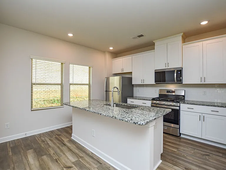 3215 Lisburn St — Photo 13