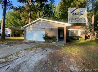 733 Goodyear Dr, Spring Lake, NC 28390