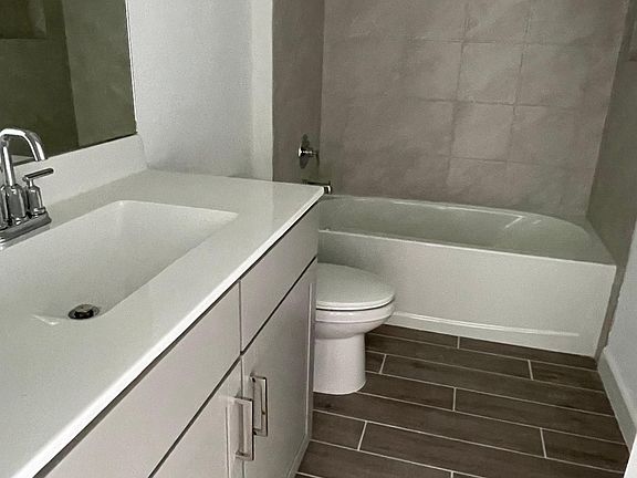 5th image of 4524 Catalina Way