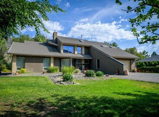 604 Stansfield Rd, Kamloops, BC V2B6M3