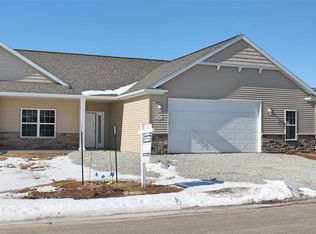 1786 Cottagewood Dr UNIT 3-4, Neenah, WI 54956