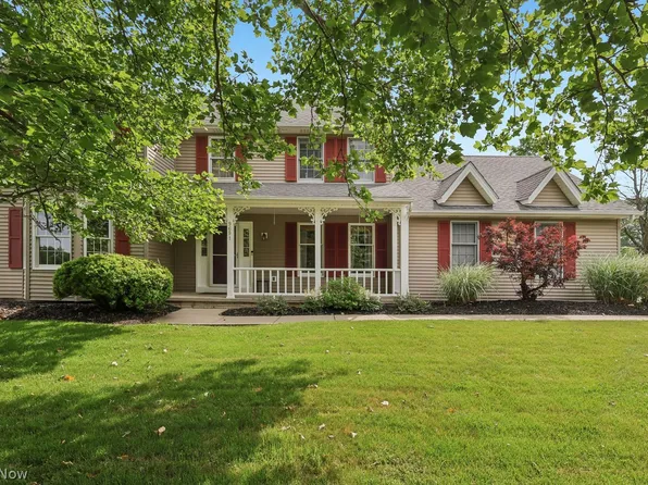 9691 River Oaks Dr, North Royalton, OH 44133