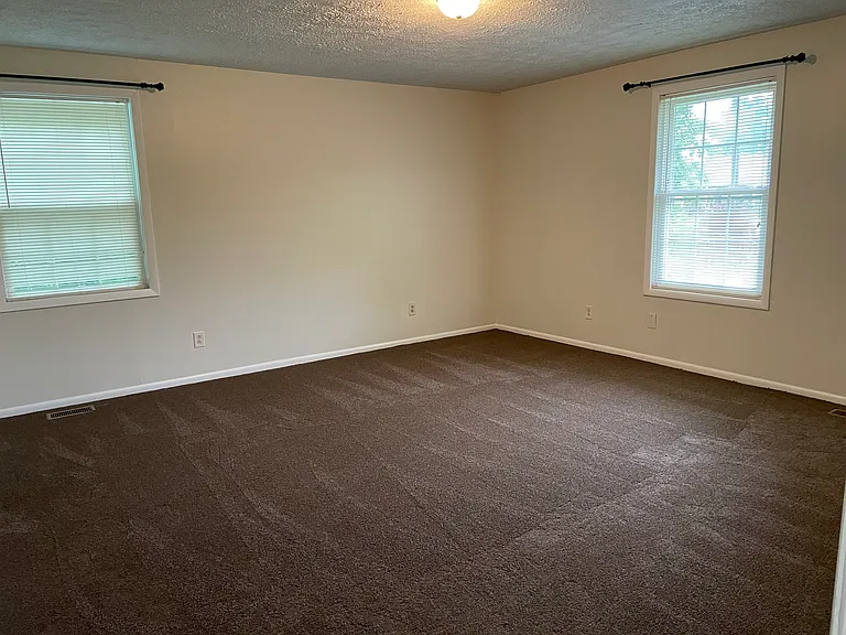 324 Peggy Dr — Photo 11