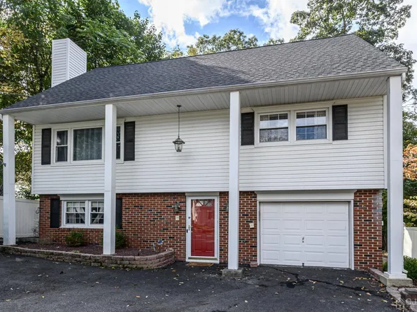 29 Bayview Ave, Hopatcong, NJ 07843