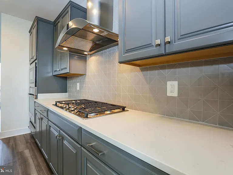 6722 Upland Manor Dr — Photo 10