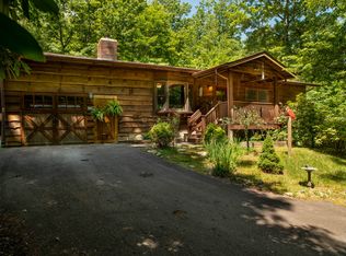 122 Nodatsi Ct, Brevard, NC 28712