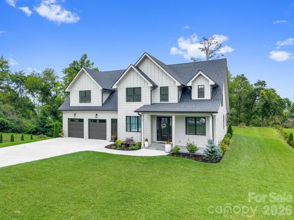 301 Rockbridge Rd, Mills River, NC 28759