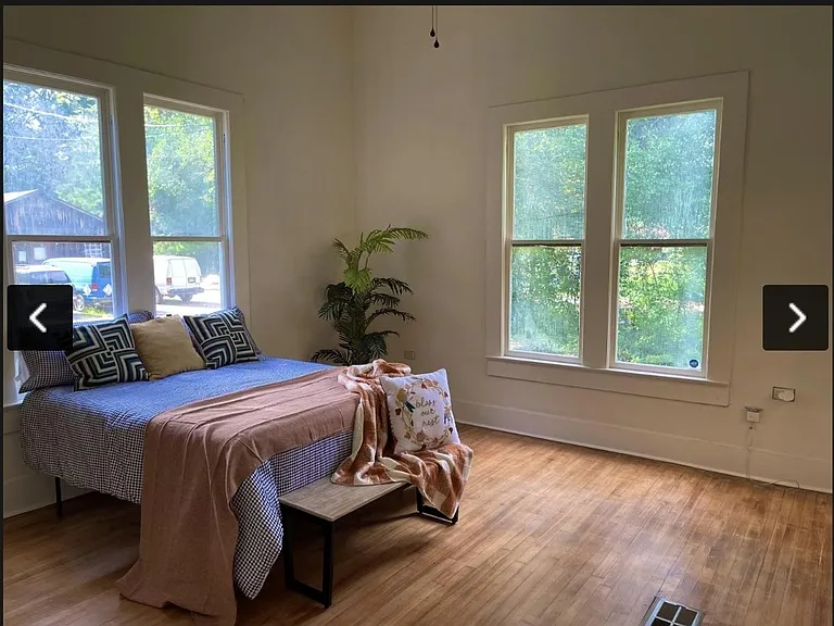 122 Montague St — Photo 7