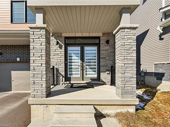 4th image of 25 Wintergreen Cres
