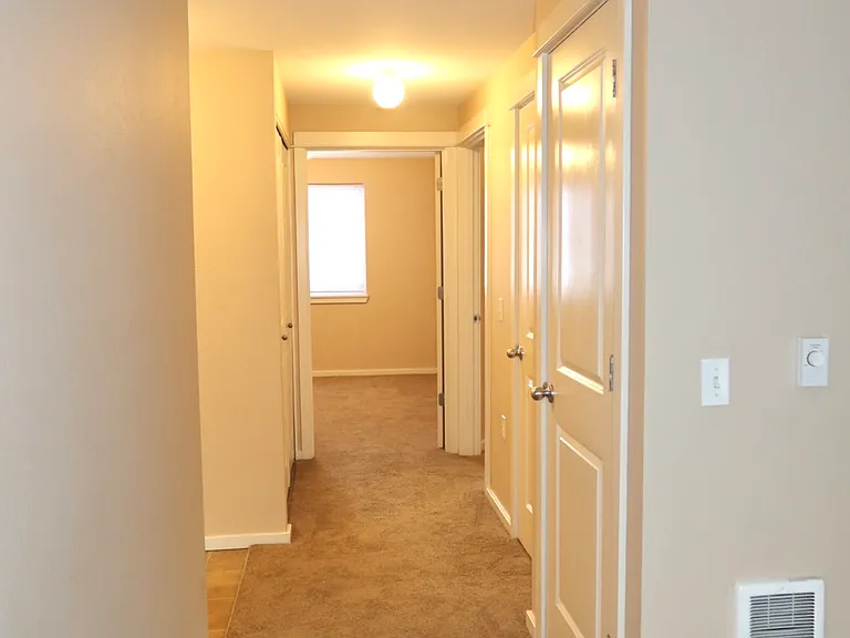 Vineyard Apartments — Photo 6