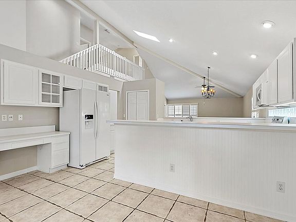 5th image of 1065 Theodore Ave
