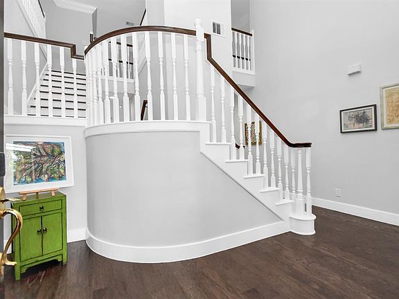 5th image of 1115 Fleetwood Place Drive