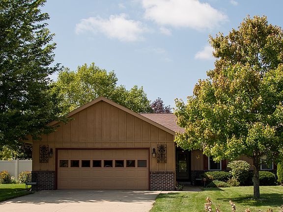 2nd image of 113 Claret Knoll Ave