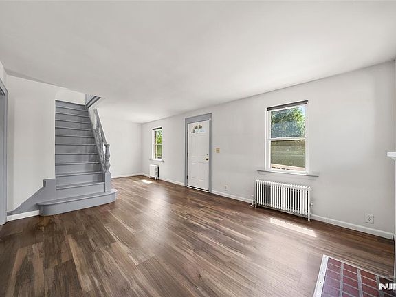 3rd image of 3 Wolcott Rd