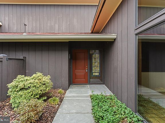 4th image of 421 Beaumont Rd