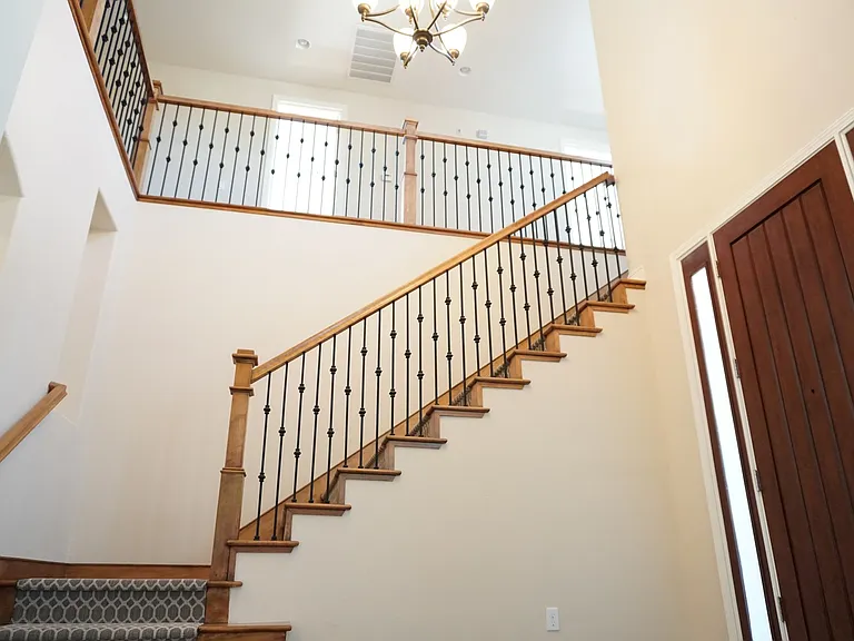 18261 Bautista Cir — Photo 3