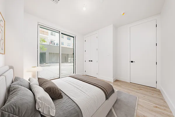 Rented by Nooklyn NYC LLC | media 6