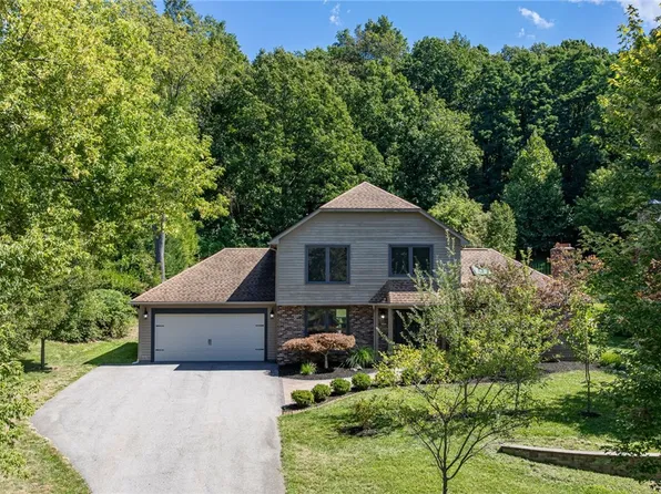 14 Whittlers Rdg, Pittsford, NY 14534