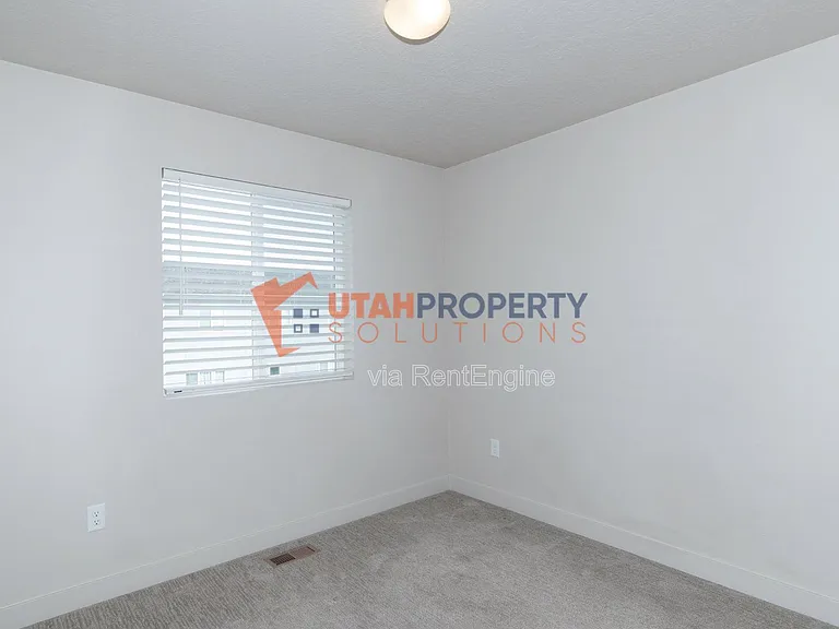 1025 W 400 S — Photo 25