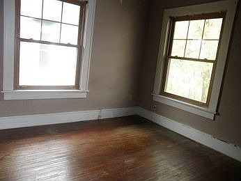 3rd image of 106 W Union St
