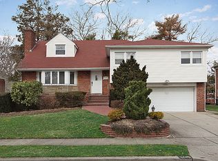 1485 Eric Ln, East Meadow, NY 11554
