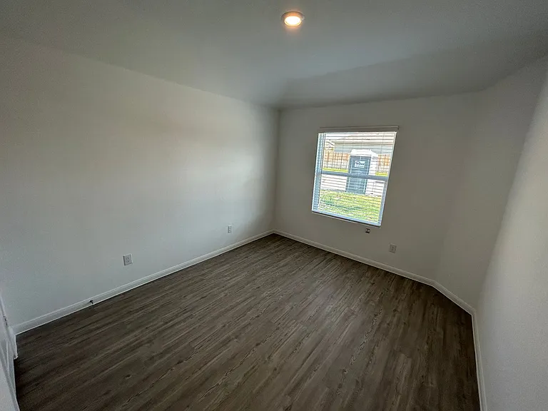 14706 Somerset Ml — Photo 18