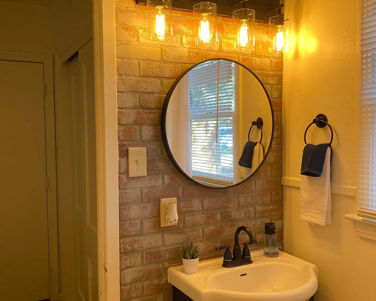 Studio, 400 sqft, $1,000 — Photo 4