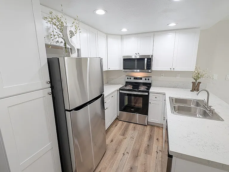 Cypress_Cedar Model Kitchen 3