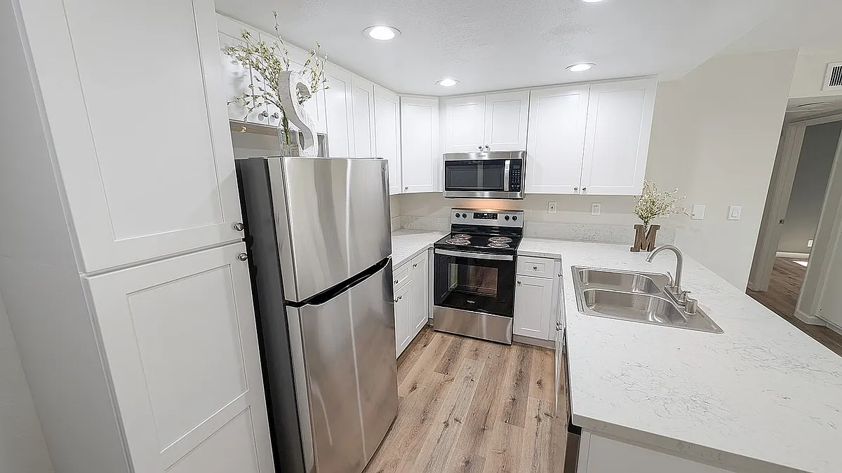Cypress_Cedar Model Kitchen 3 - Cypress Terrace