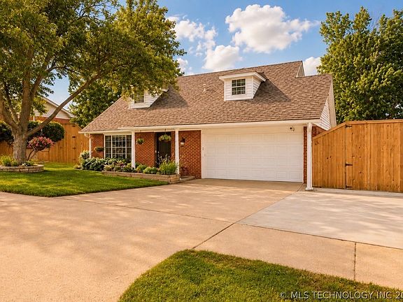 3rd image of 1131 Macklyn Ln