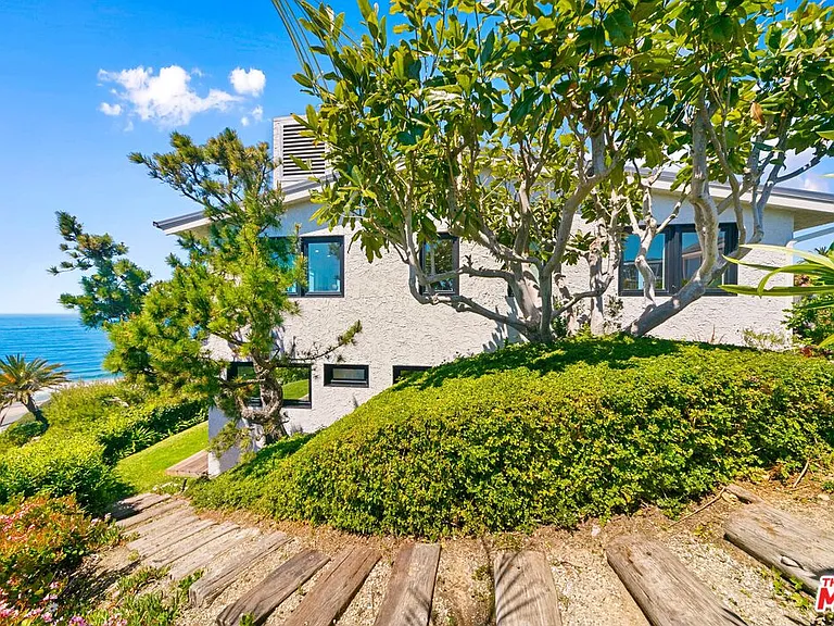 6817 Seawatch Ln — Photo 34