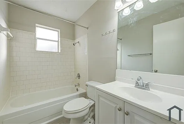 20135 Telegraph Square Ln — Photo 16