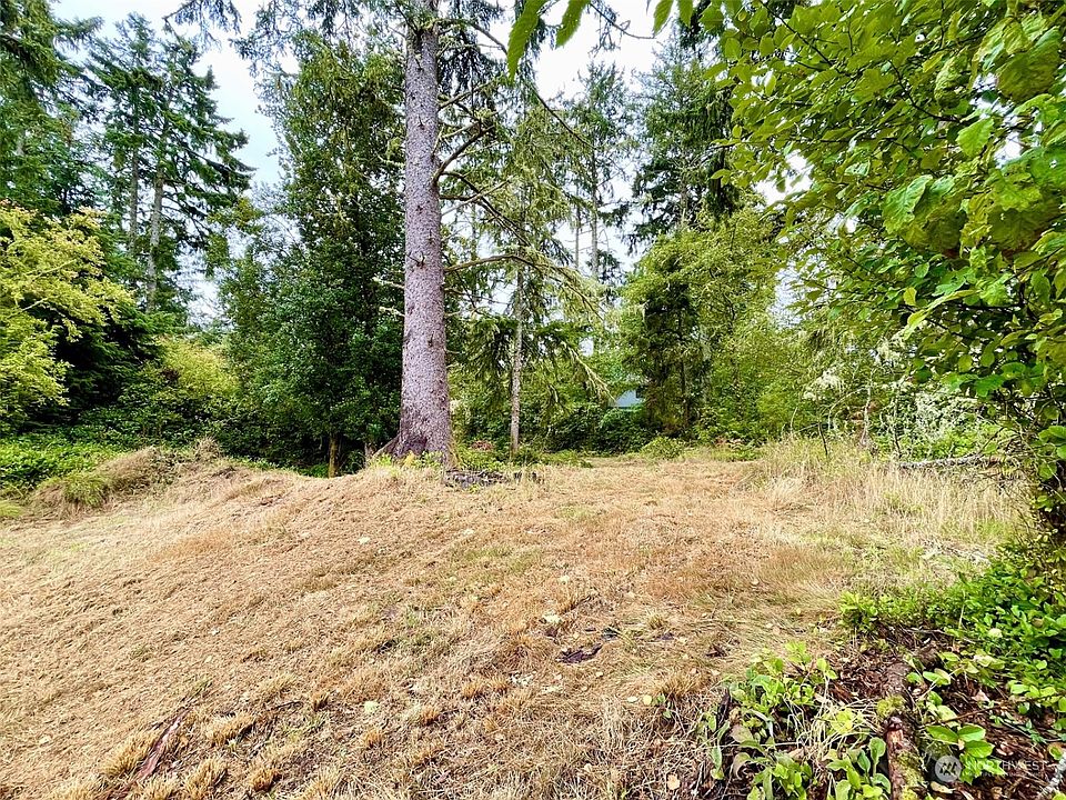1st image of 775 Alpine Court SE