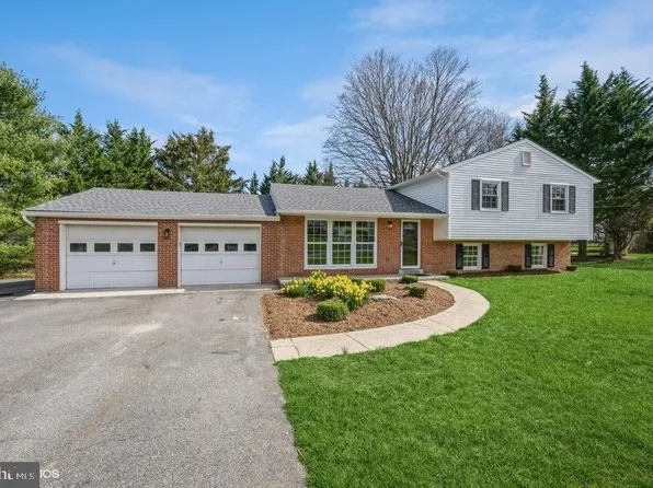 20917 Brooke Knolls Rd, Gaithersburg, MD 20882