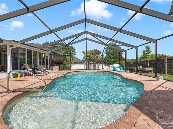 2nd image of 25 Bartlett Cir