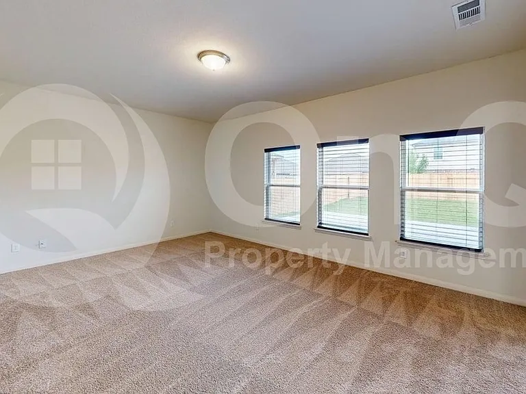 1623 White Mountain Way — Photo 21