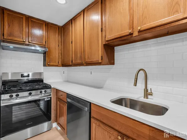 4103 Birchwood Ct, North Brunswick, NJ 08902