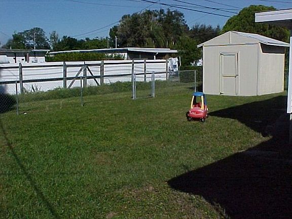 Large Fenced Yard