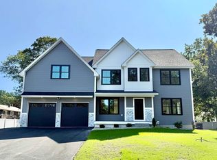 8 Senter St, Salem, NH 03079
