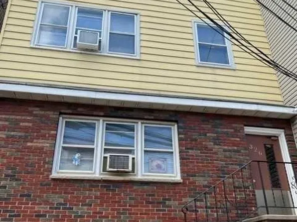 326 Avenue E, Bayonne, NJ 07002