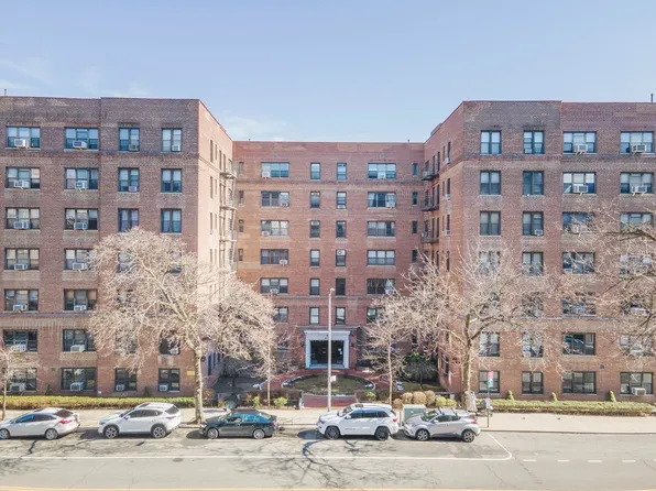 67-71 Yellowston Boulevard image 1 of 13