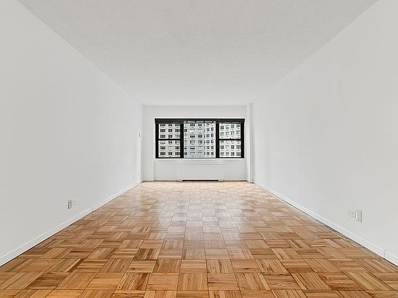 3rd image of 20 W 64th St APT 11S