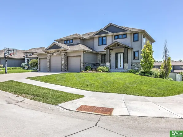 20761 Shirley St, Elkhorn, NE 68022