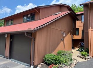 25064 Mill River Rd, Olmsted Falls, OH 44138